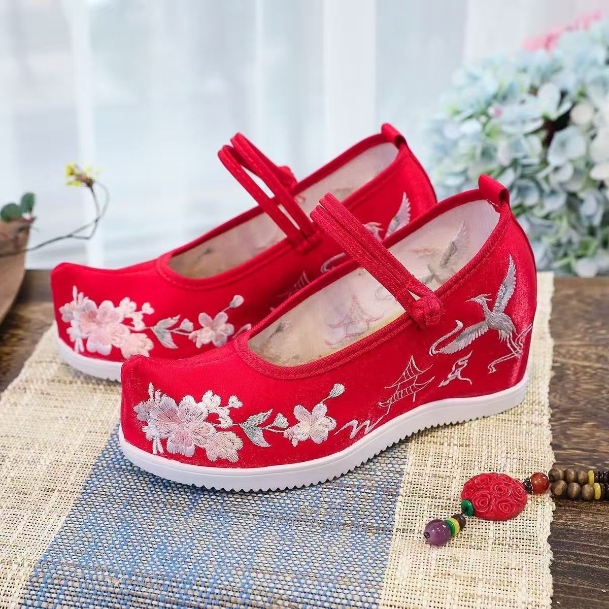 Ethnic Style - Damskie buty z haftem wewnątrz, gruba