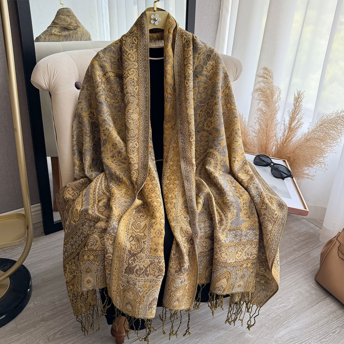 Ethnic Fashion Design - Koc z frędzlami 2025, etniczny styl,