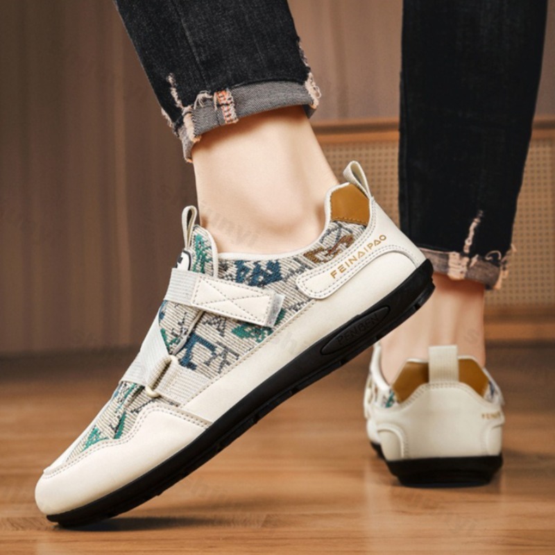 Ethnic Fashion Trends 2025 - Męskie buty sportowe w stylu etnicznym,