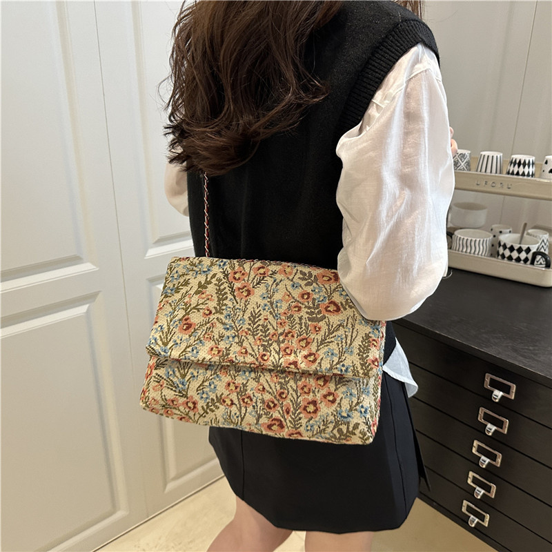 Elegancka torebka w stylu etni – Urban Ethnic Fashion recenzja i cena